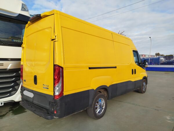 FURGONETA IVECO DAILY - Imagen 7